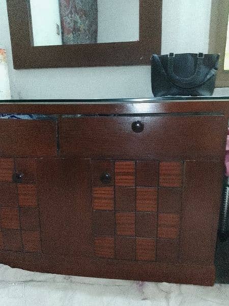 Bed and Dressing table for sale 4