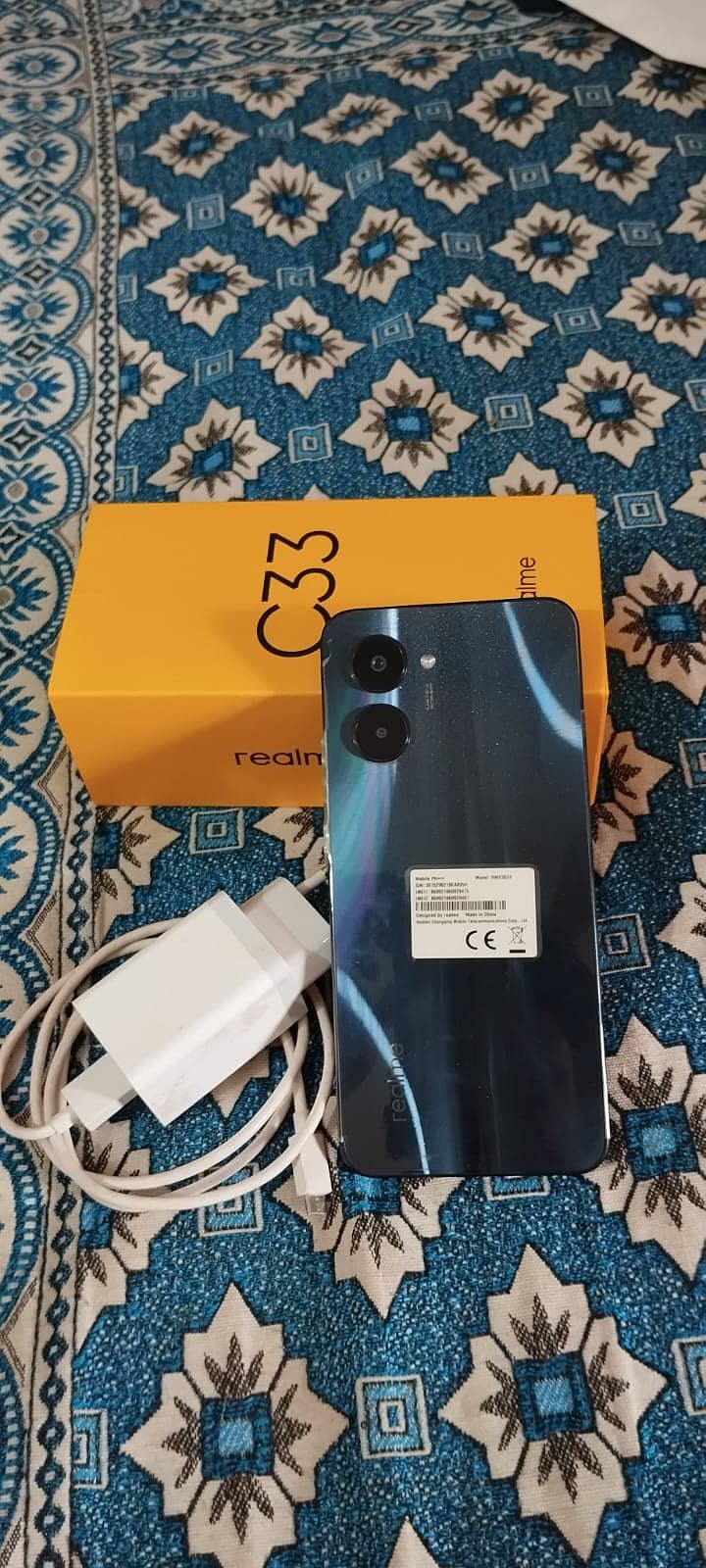 Realme c33 4/64 2