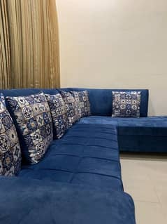 l shaped sofa with puffy