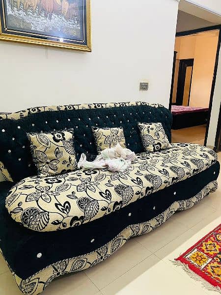 black sofa set 7 seater(urgent sale) 2