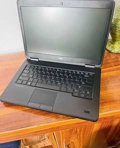 DELL CORE I7 4TH GEN WITH 2GB DEDICATED GRAPHIC CARD.