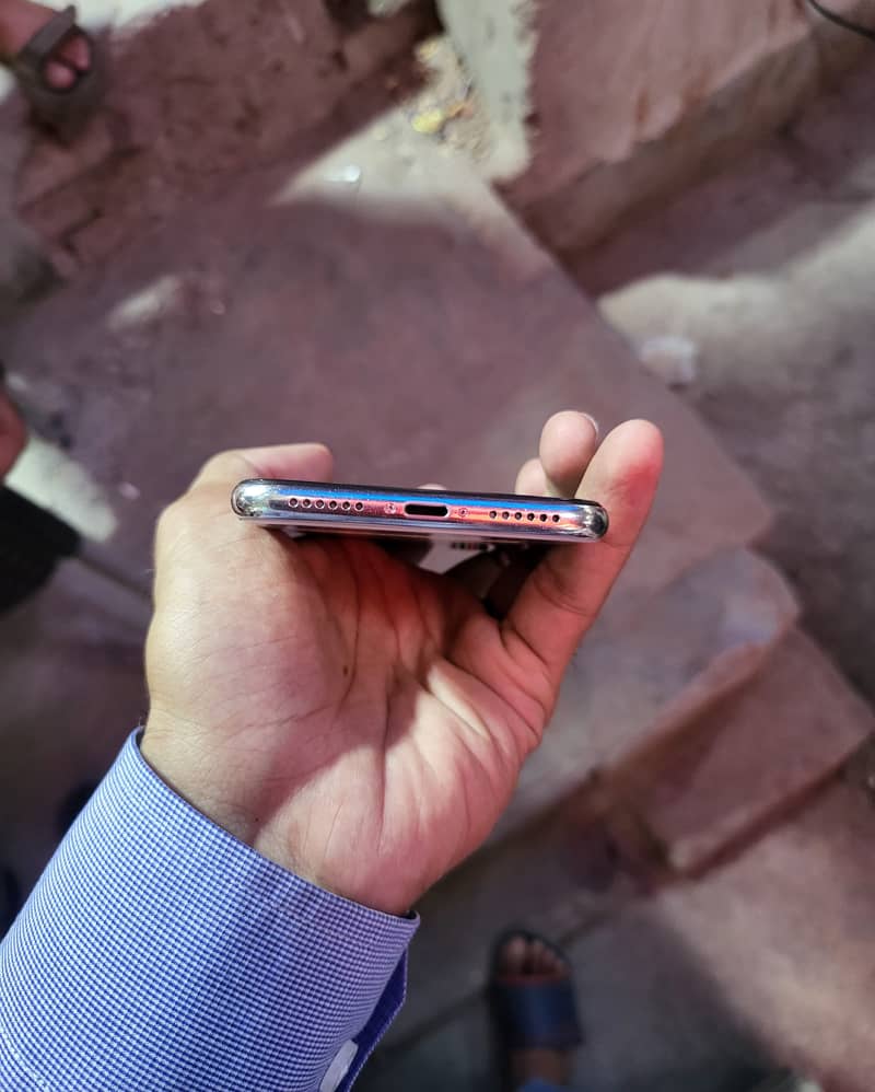 Iphone x 256gb Available 4