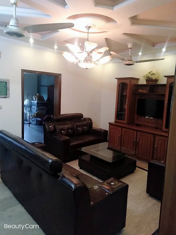 Vip beautiful 6 marla upper portion is available for rent in sabzazar lhr 2