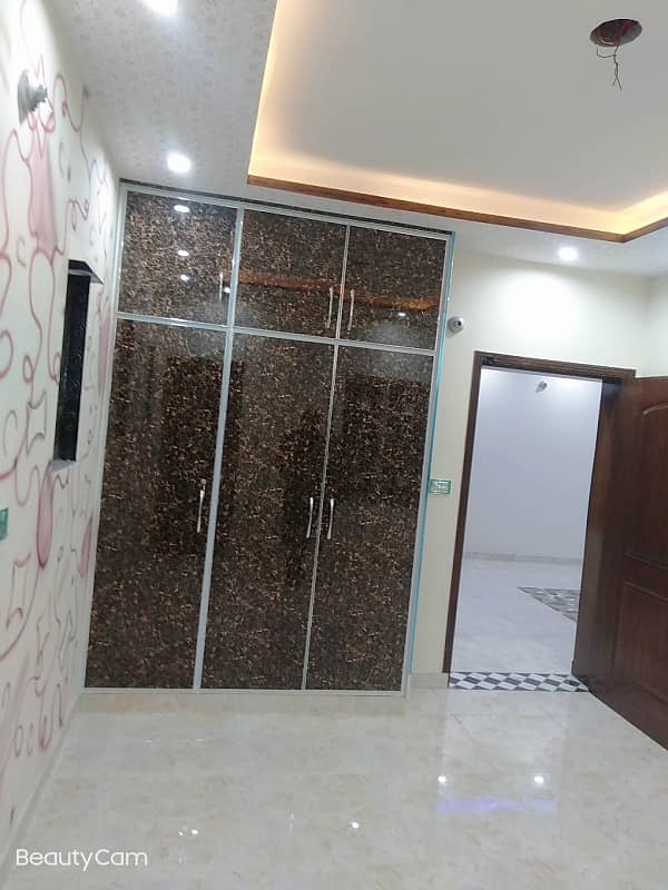 Vip beautiful 5 marla upper portion is available for rent in sabzazar lhr 2