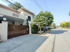 10-Marla 03-Bedroom's House Available For Rent in Askari 8 Lahore.