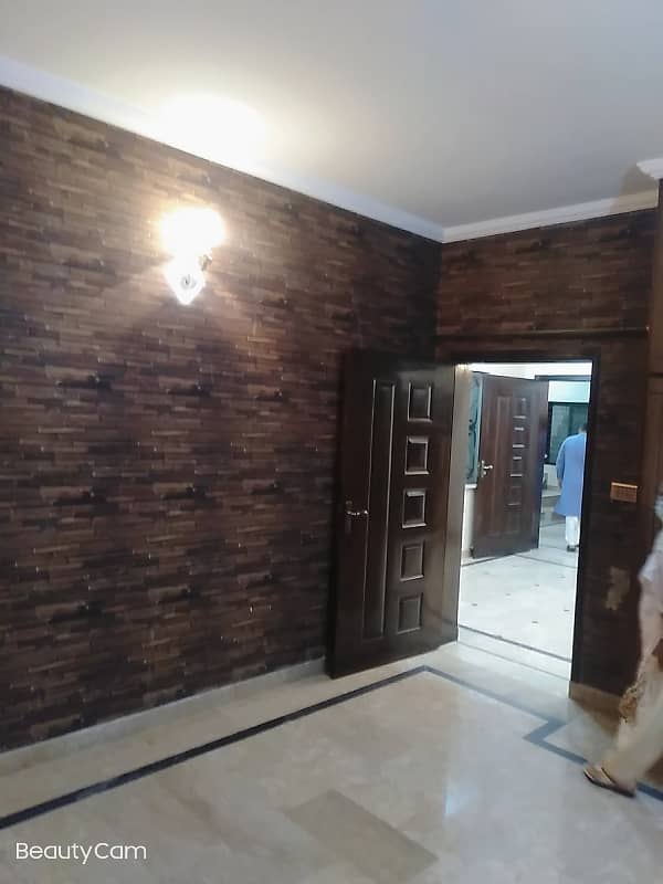 Vip beautiful 5 marla lower portion is available for rent in sabzazar lhr 3
