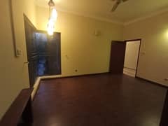 1 KANAL LOWER PORTION FOR RENT IN DHA PHASE 3 NEAR MASJID PARK MARKET