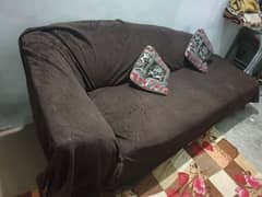 Dewan sofa for sale only serious buyers contact us