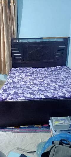 queen size bed with spring mattress 0