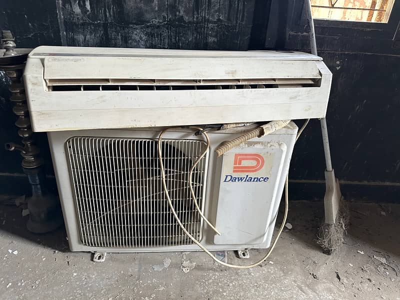 dawlance 1 ton ac with complete accesories 5