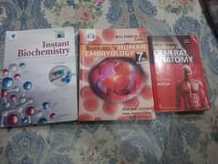 Medical books on discounted prizes.