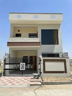 Cheap Price and Prime location 5 marla one unit simple house