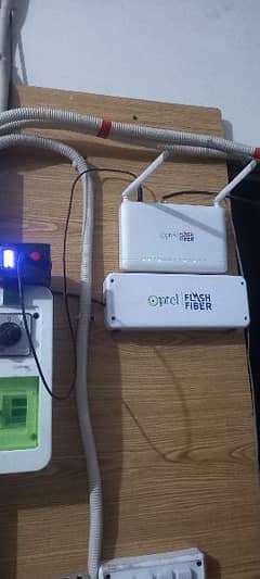 Router/ wifi /modem  rechargerable battery 12v working 7 to 8  hours.