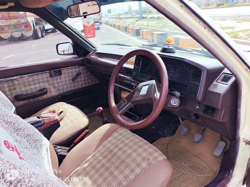 Toyota Corolla 1986 16