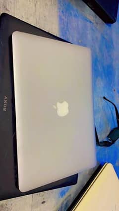 MacBook   2013  brand new condition