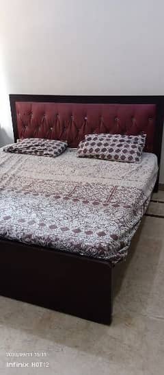 King Size Bed With Matress Mehron color