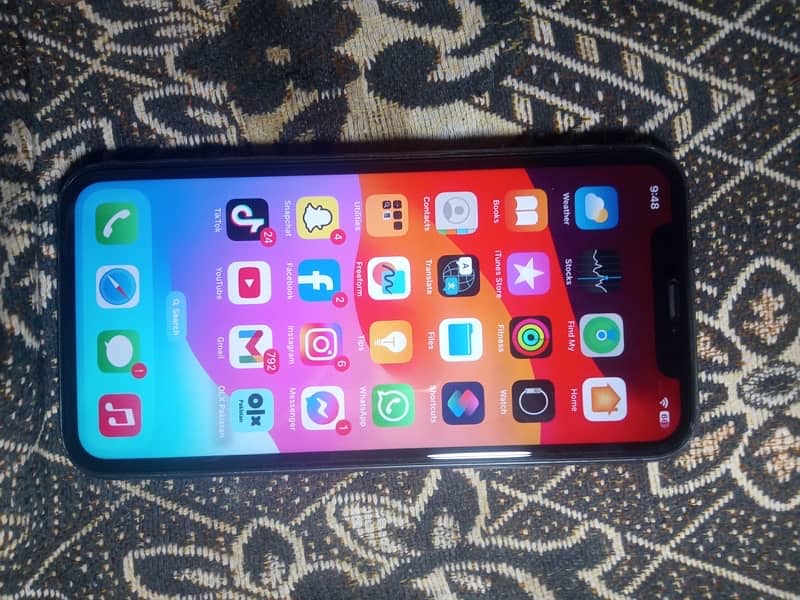 iPhone 11 non pta  64gb betry health 82 condition 10  10 7