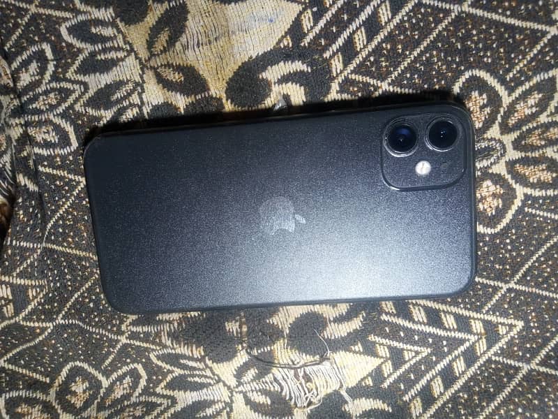iPhone 11 non pta  64gb betry health 82 condition 10  10 8