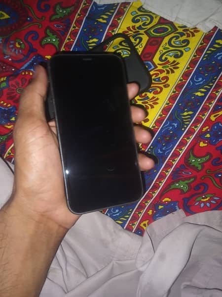 iPhone 11 non pta  64gb betry health 82 condition 10  10 10