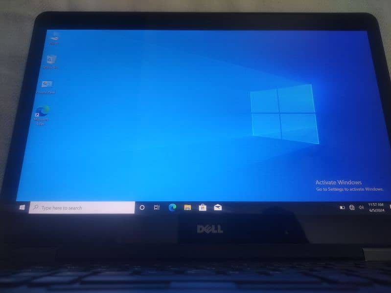 Dell Latitude e7450 Touch Screen Laptop 1