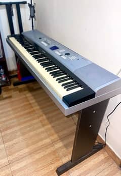 Yamaha DGX520 Portable Grand Piano