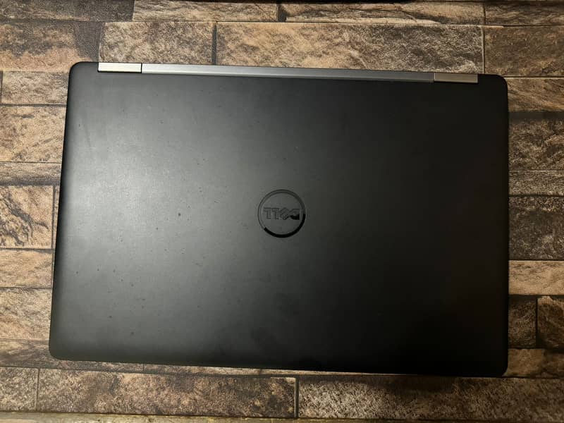 Dell latitude E5570 (i5 6th gen) 1