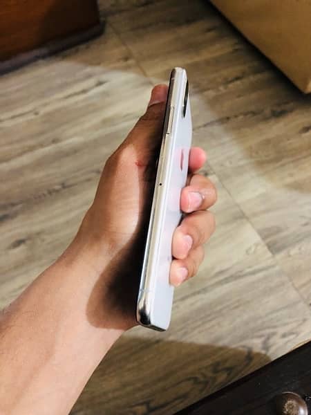 iPhone x 64gb pta approved 9