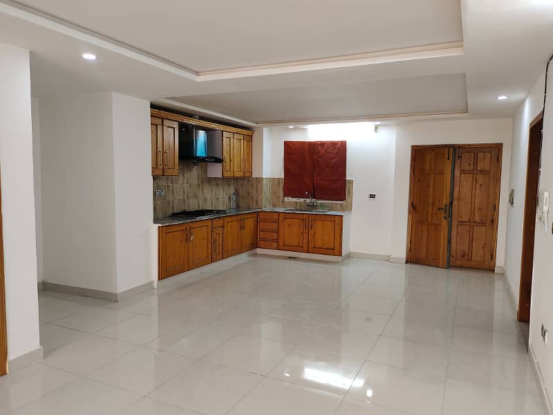 Proper 3bedrooms Unfurnished Appartment Available For Rent in E 11 4 isb Wapda meter 12