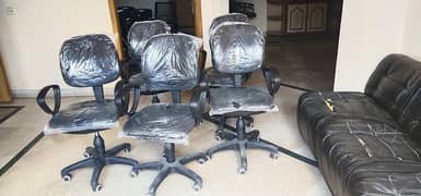 6 chairs are available for office and computer chair