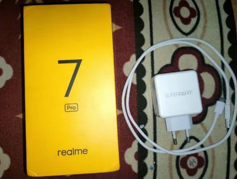 Realme 7 pro 8/128 gb mint condition complete accessories 3