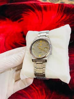 Seiko 5 men's automatic wrist watch 21 jewels

Model 7009 movement