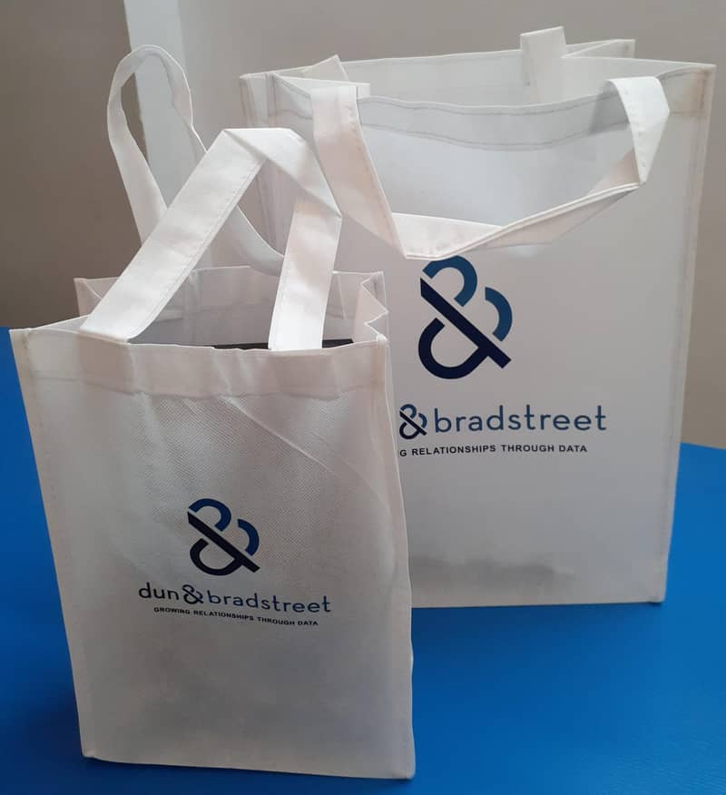 Non woven Customized bags 0