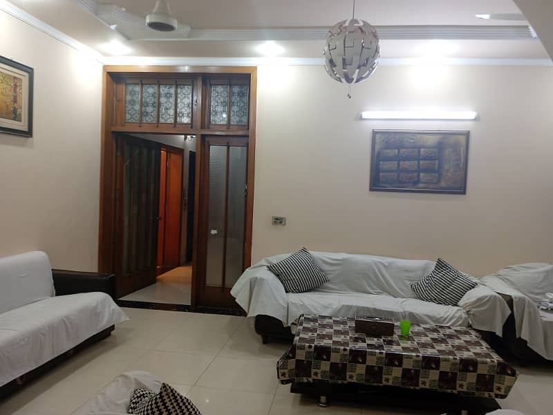 BEAUTIFUL LOWER PORTION AVAILABLE FOR RENT IN ALLAMA IQBAL TOWN 1