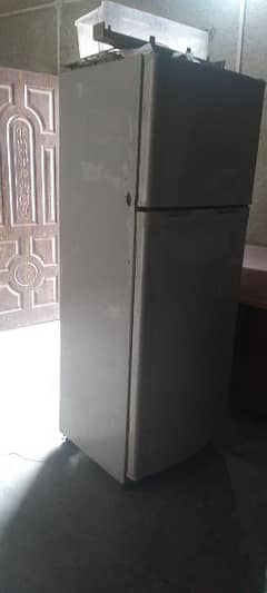full Size dawlance refrigerator bilkul ok