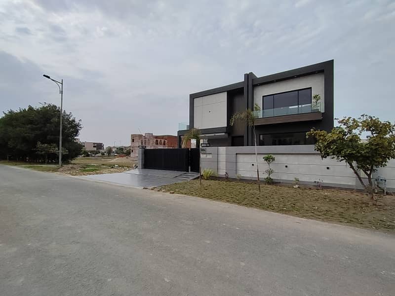 One Kanal Beautiful Modern Bungalow Is Available For Sale In DHA Phase 7 Lahore 4