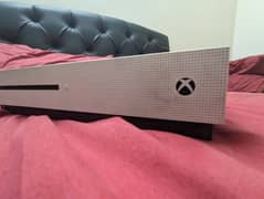 Xbox One S - Good Condition and Games!