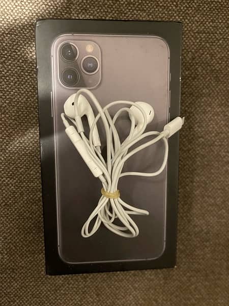 iphone 11 pro max ki 100% Original Box Pulled Handfreee hy 1