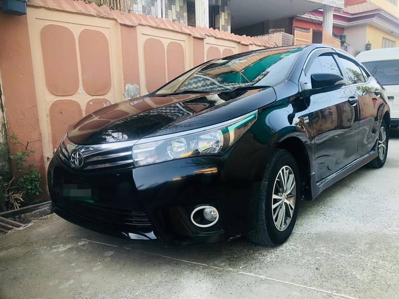 Toyota Corolla Altis Grande 1.8 CVT-i 2017 Model 3