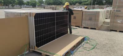 SOLAR PANELS 550W AND 580W WITH LOW RATES