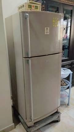 dawlance fridge in excellent condition