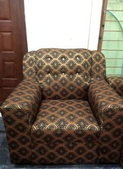 Almost new sofa set 1 seater And 3 only 3 moth used
