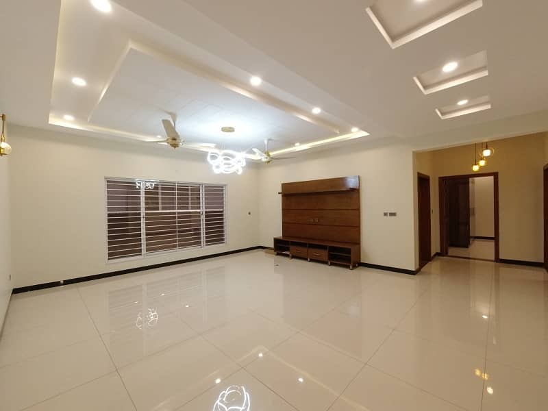 On Excellent Location 20 Marla House Situated In DHA Defence Phase 2 For Sale 40