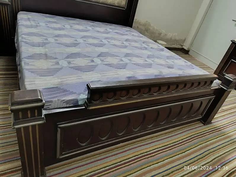 bed / bed set / king size bed / double bed / bed dressing /side tables 1