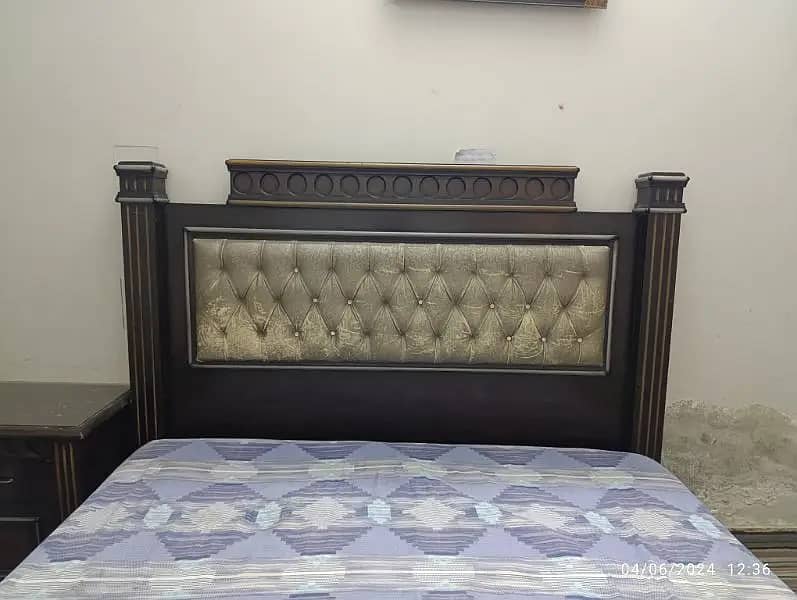 bed / bed set / king size bed / double bed / bed dressing /side tables 2