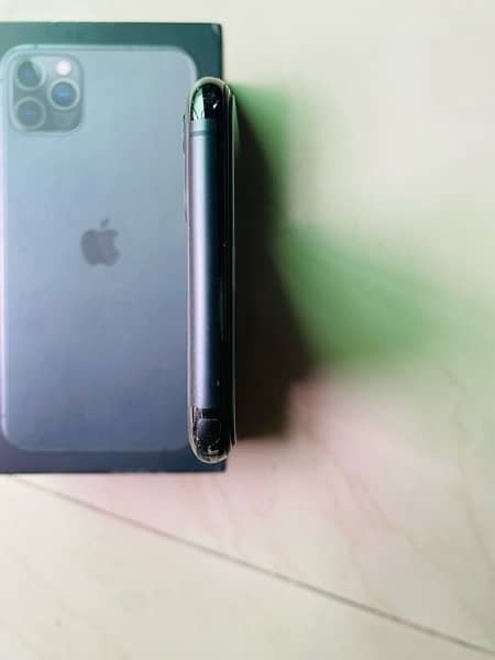 iPhone 11 Pro Max 256 GB Dual PTA Approved 4