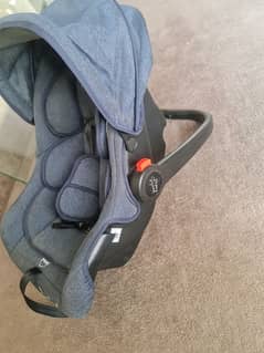 car seat / zubadias carrier / car seat for sell