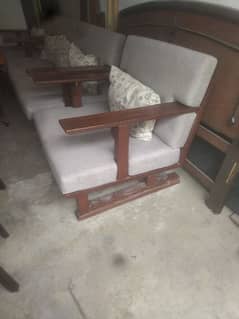 solid wood 5 seater sofa in excellent condition