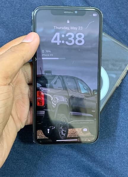 IPHONE XS 64GB FACTORY UNLOCK E SIM AVAILABLE SIM WORKING 2 MONTHS. 2