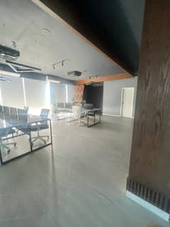 PRIME LOCATION 1800 SQFT OFFICE WITH LIFT FOR RENT