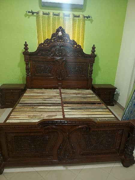 Chinioti Bed Set with dressing table 3